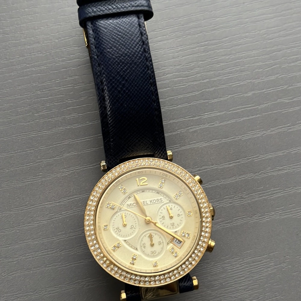 Watch - Picture 2 of 5